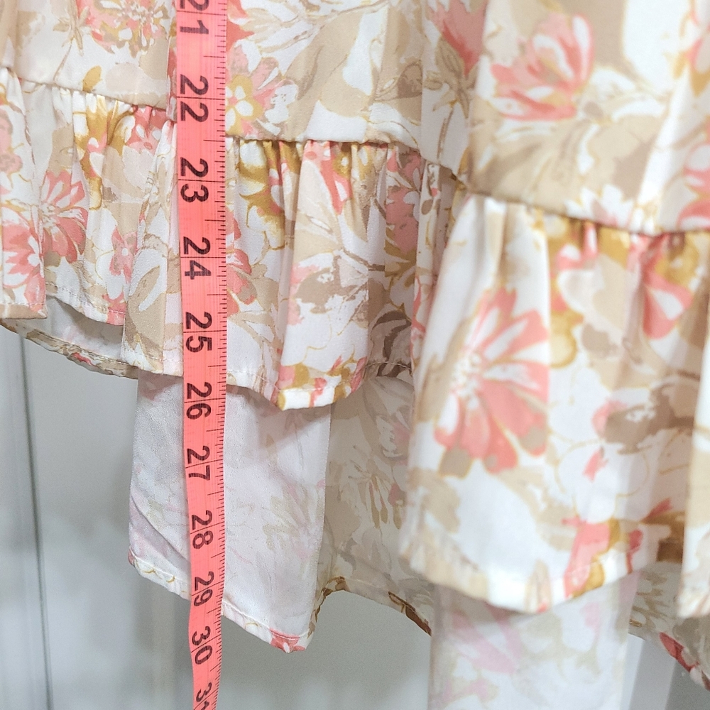 Floral Tiered New Women's Top - Picture 6 of 8